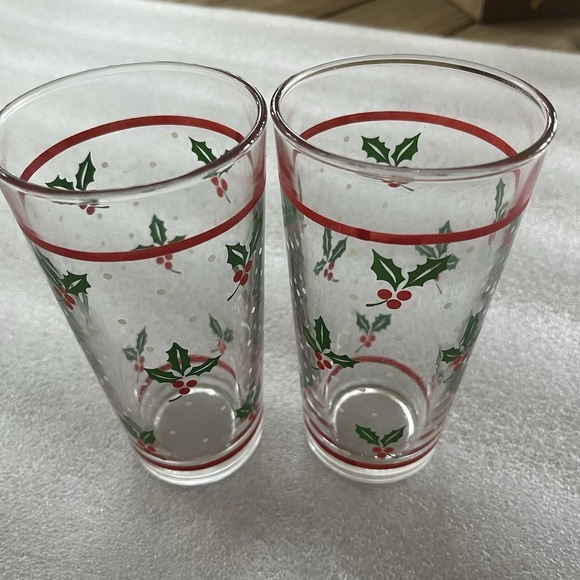 Christmas Drinking Glasses Set Of Two Mistletoe Made In Indonesia - Picture 2 of 6